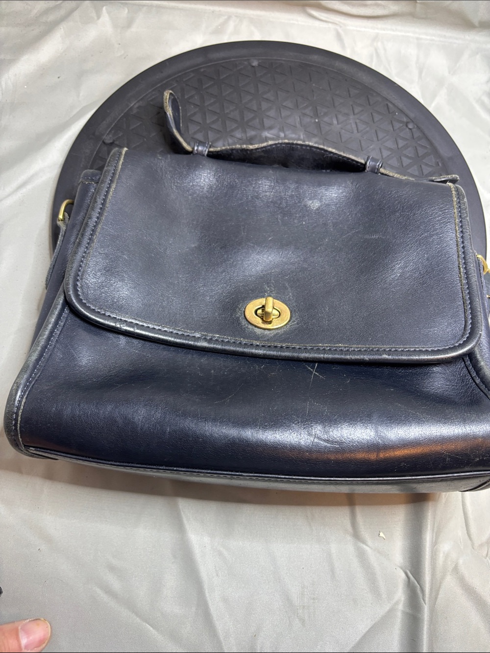 Rare vintage turn key lockLeather Shoulder Bag - Black